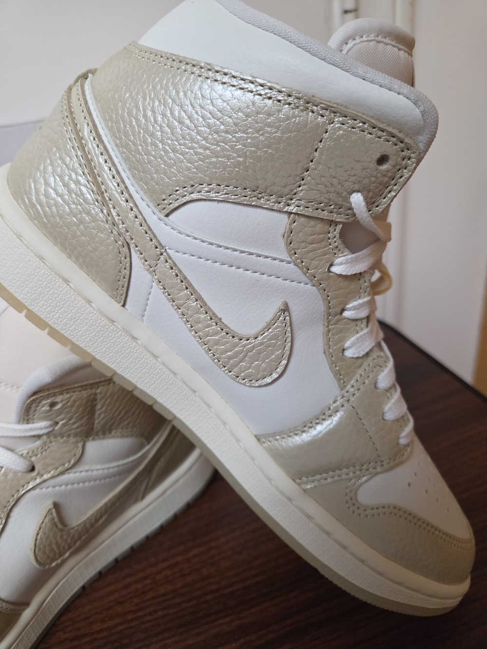Brand New Air Jordan 1-Mid Womens
